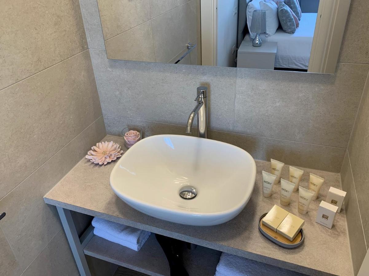 Five Flowers Guest House Τεργέστη Εξωτερικό φωτογραφία
