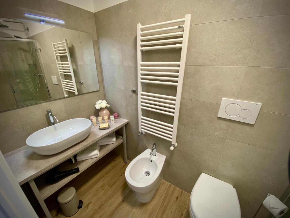 Five Flowers Guest House Τεργέστη Εξωτερικό φωτογραφία