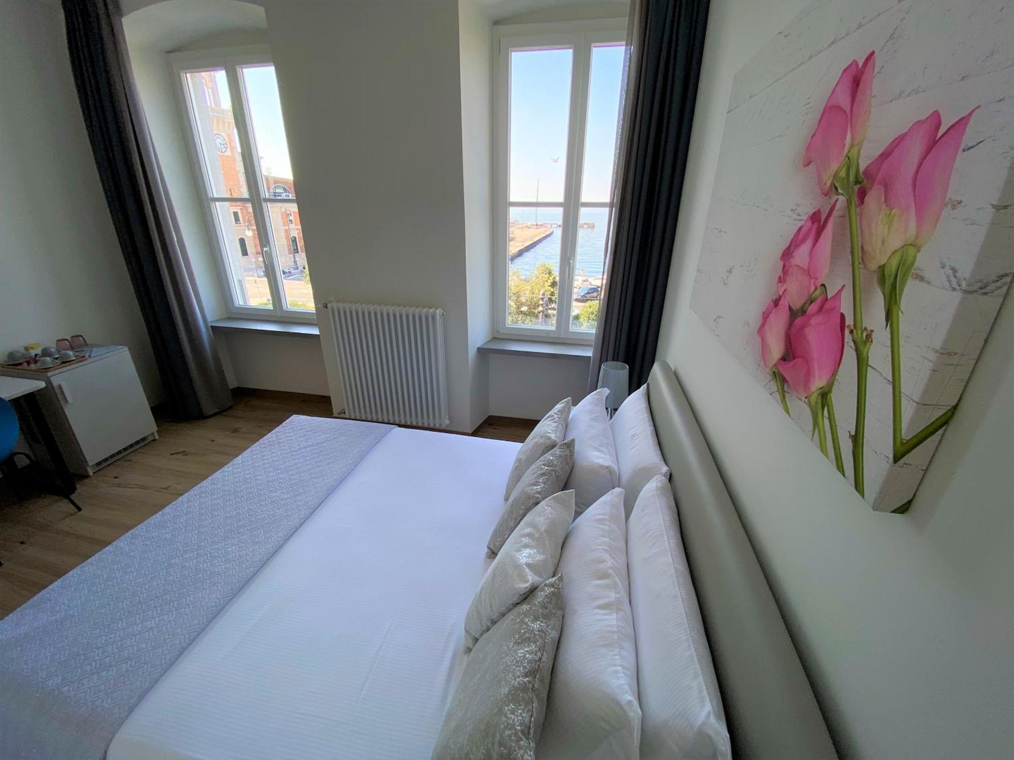 Five Flowers Guest House Τεργέστη Εξωτερικό φωτογραφία