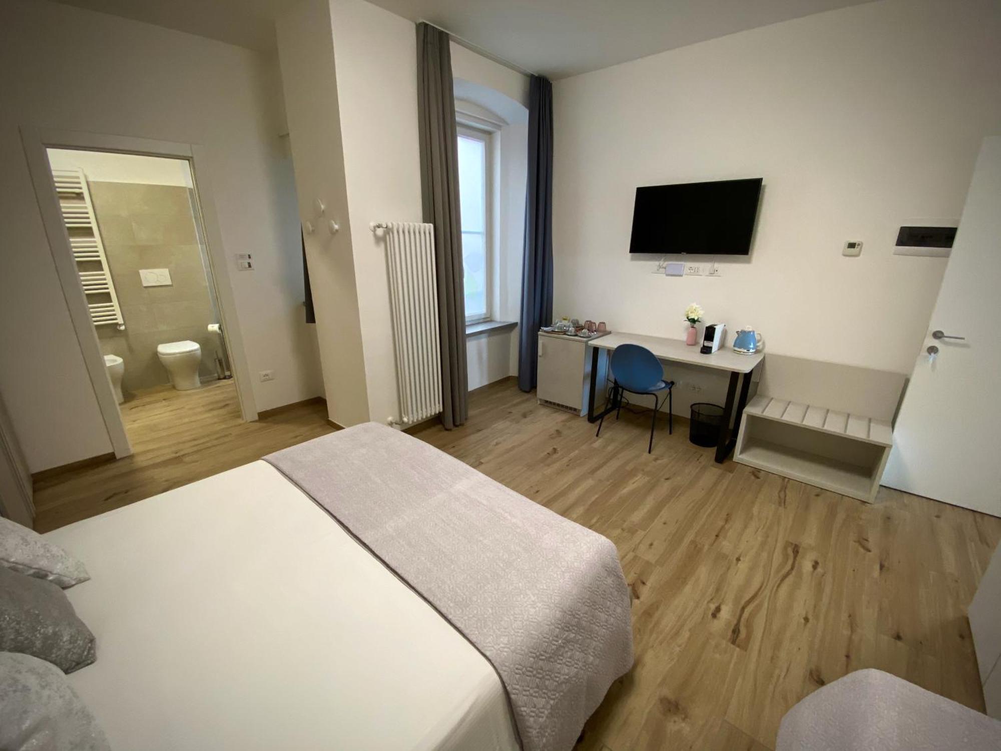 Five Flowers Guest House Τεργέστη Εξωτερικό φωτογραφία
